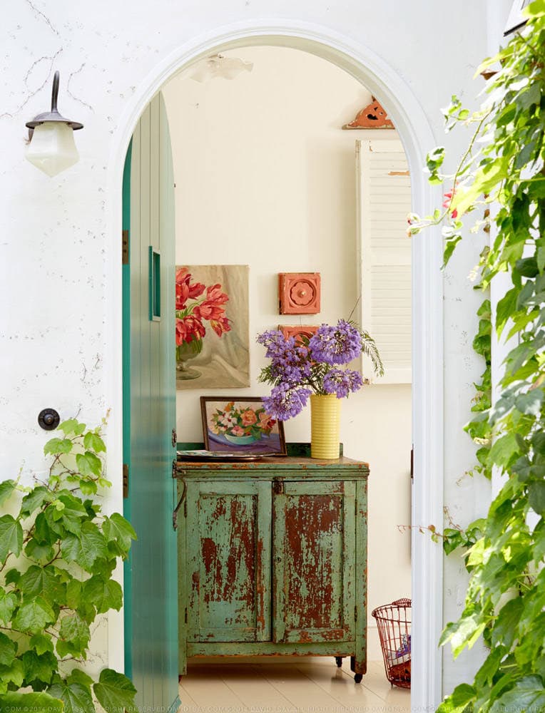 Entryway in beach english cottage style