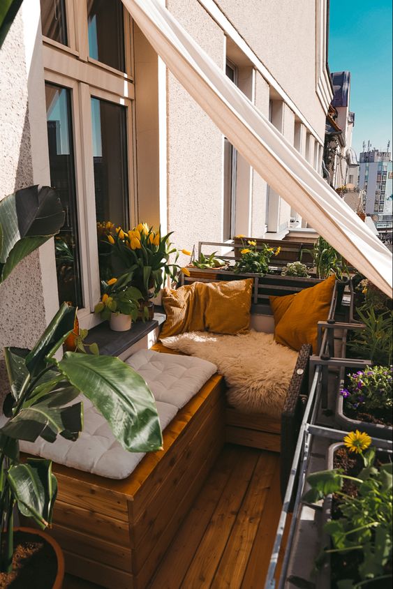 Balcony featuring summer decor ideas