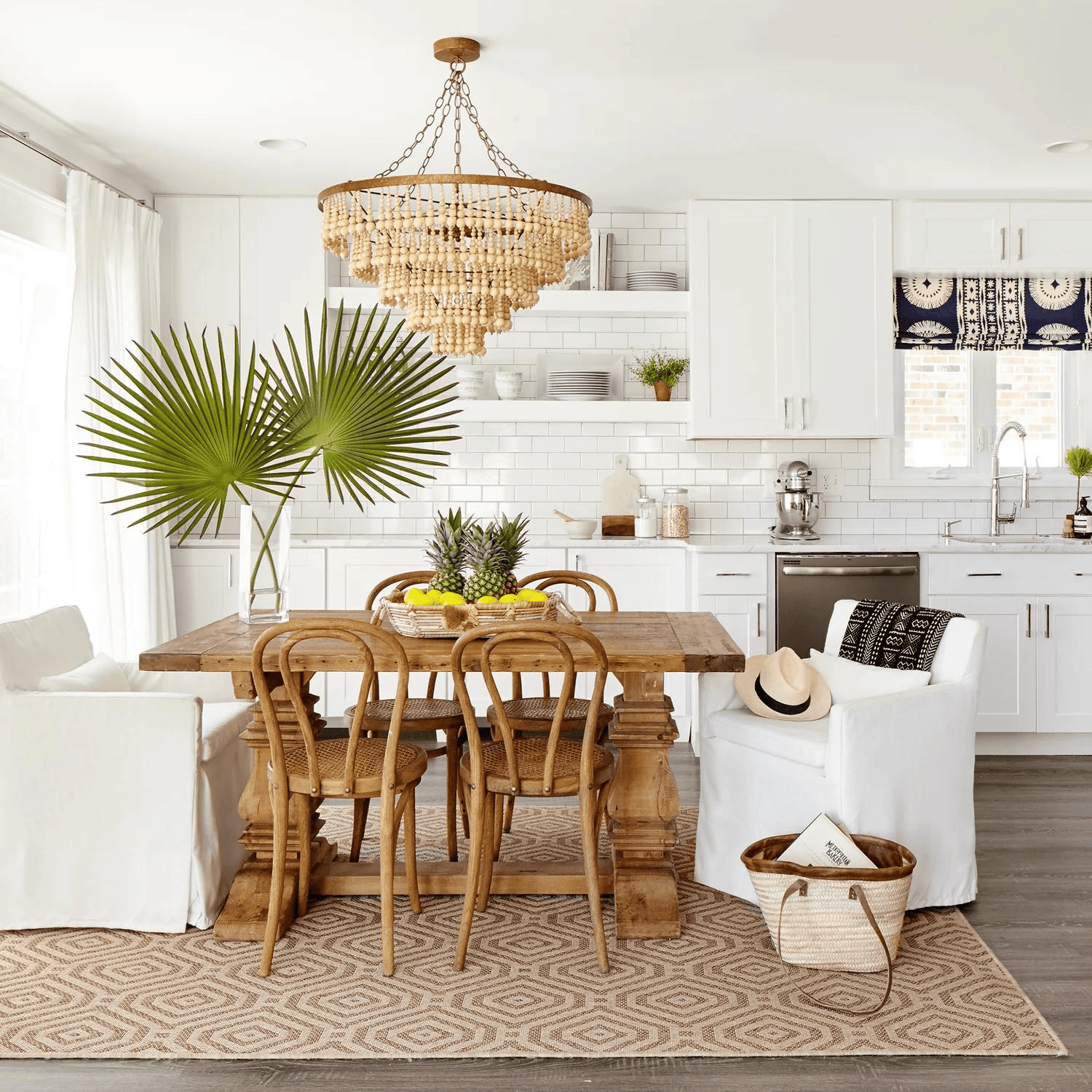Minimalist decor for summer idea featuring tropical dining room