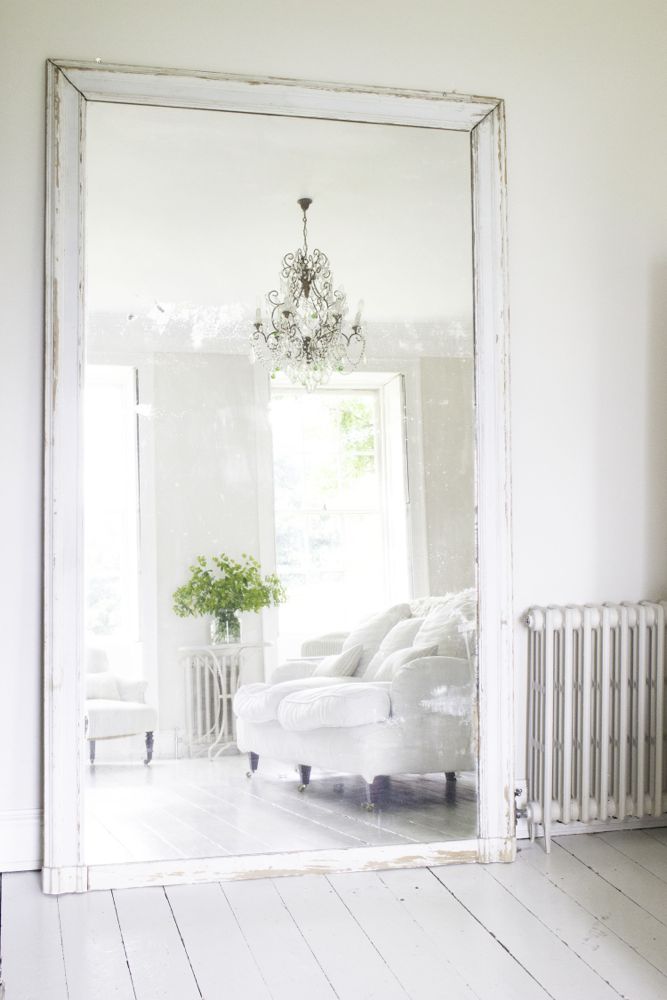 Minimalist decor for summer idea featuring white living room in french country style