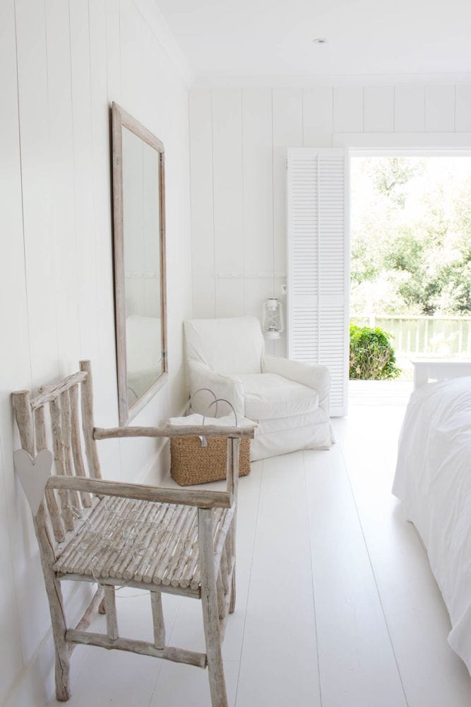 Minimalist decor for summer idea featuring coastal living room