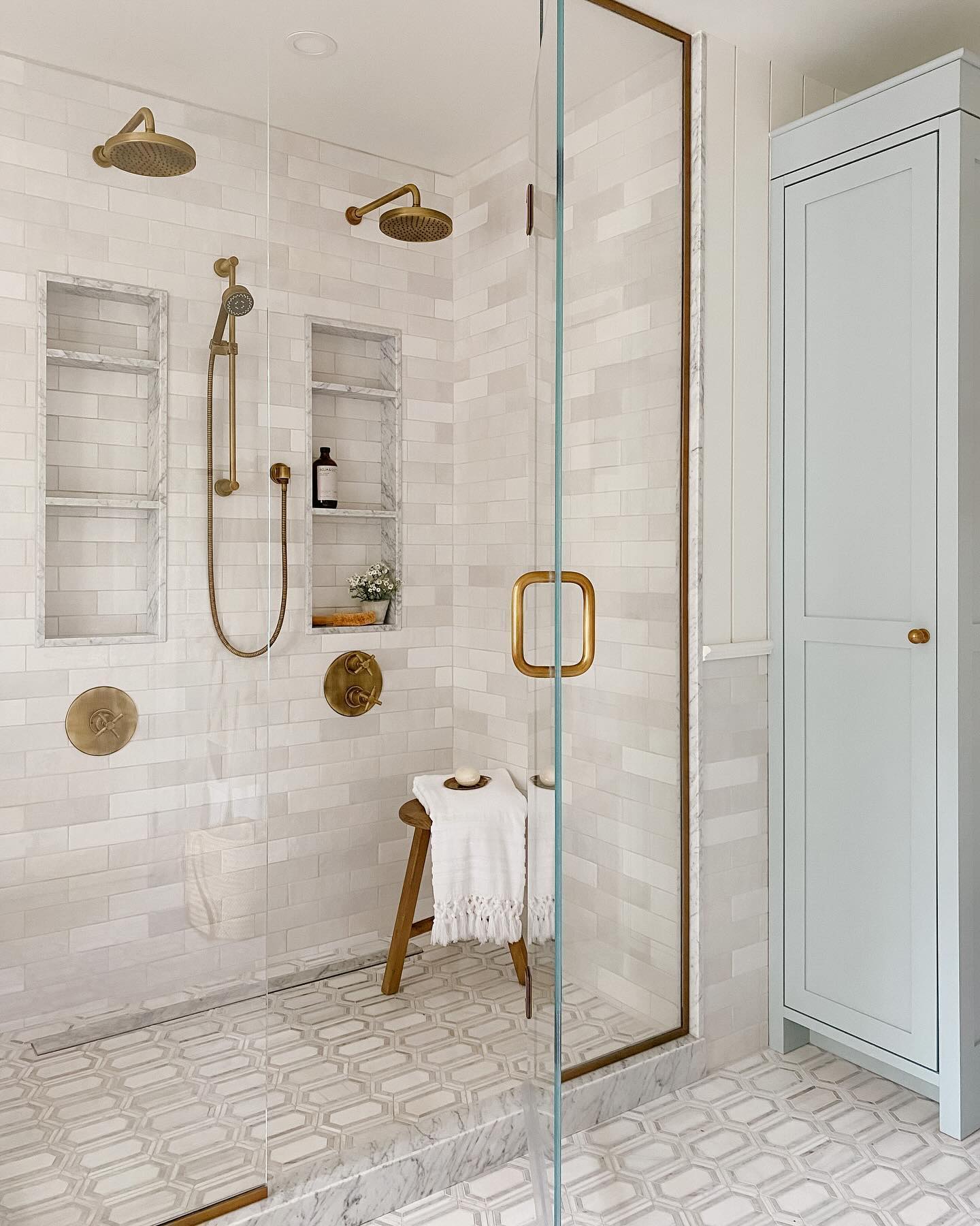 Budget bathroom remodeling ideas featuring sleek style