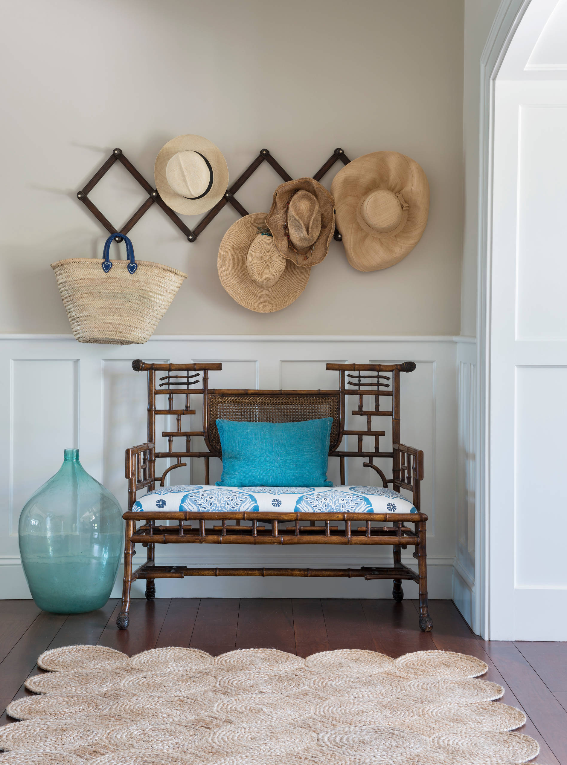 Example of palm beach inspired foyer decorating ideas