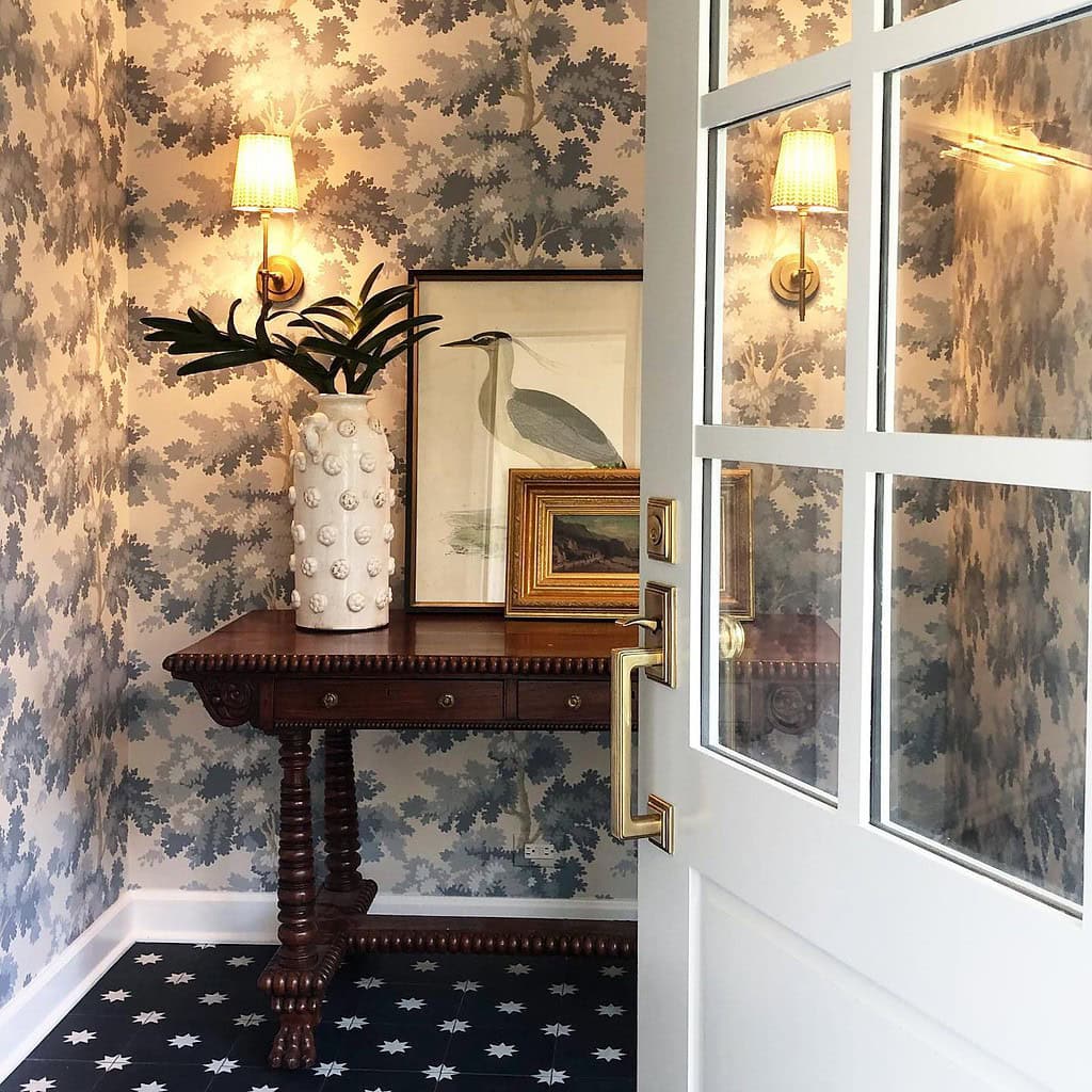25+ Fabulous Foyer Decorating Ideas & Bonus Tips - shabbyfufu.com
