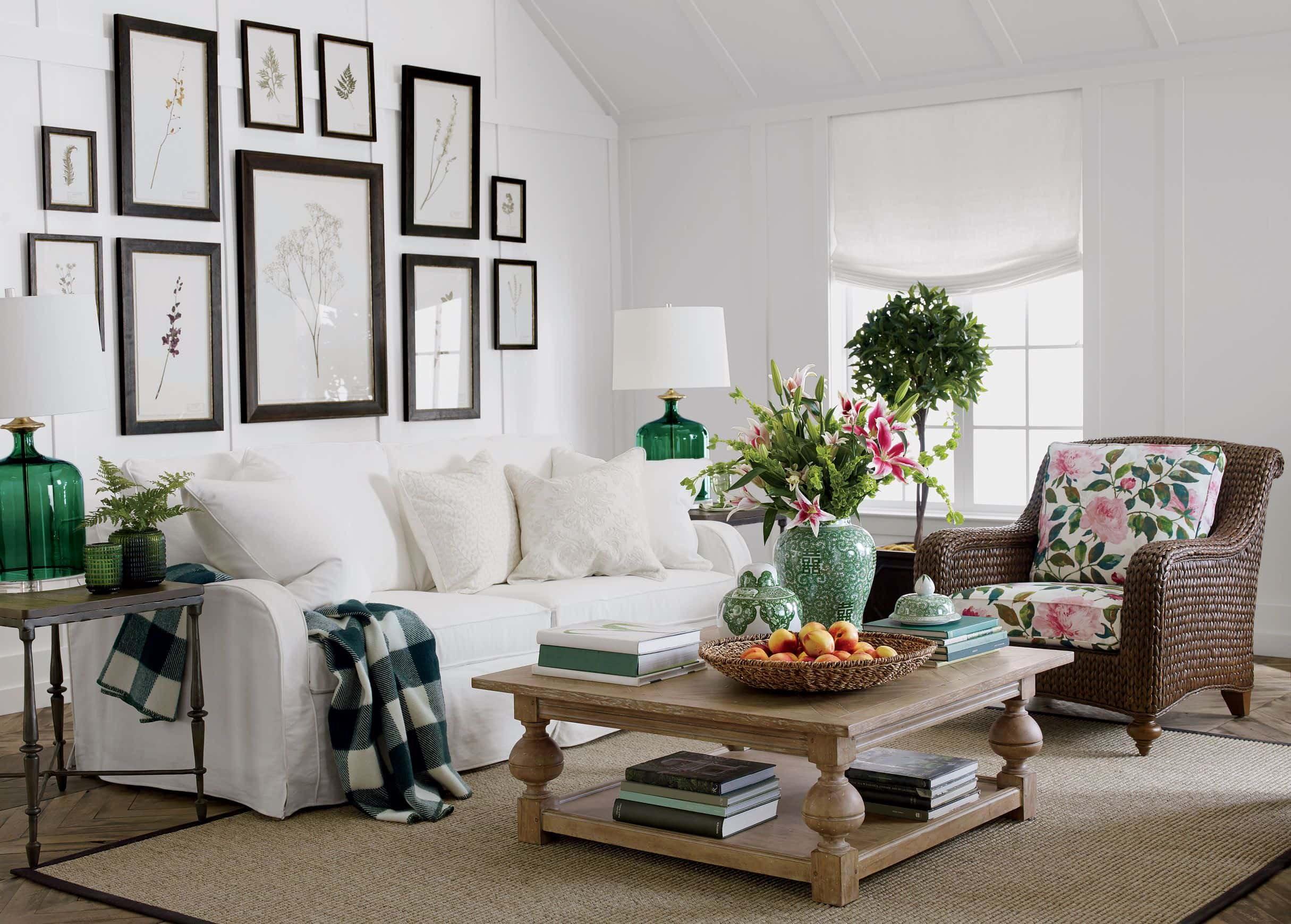 Modern and casual living room featured as part of focal point tips