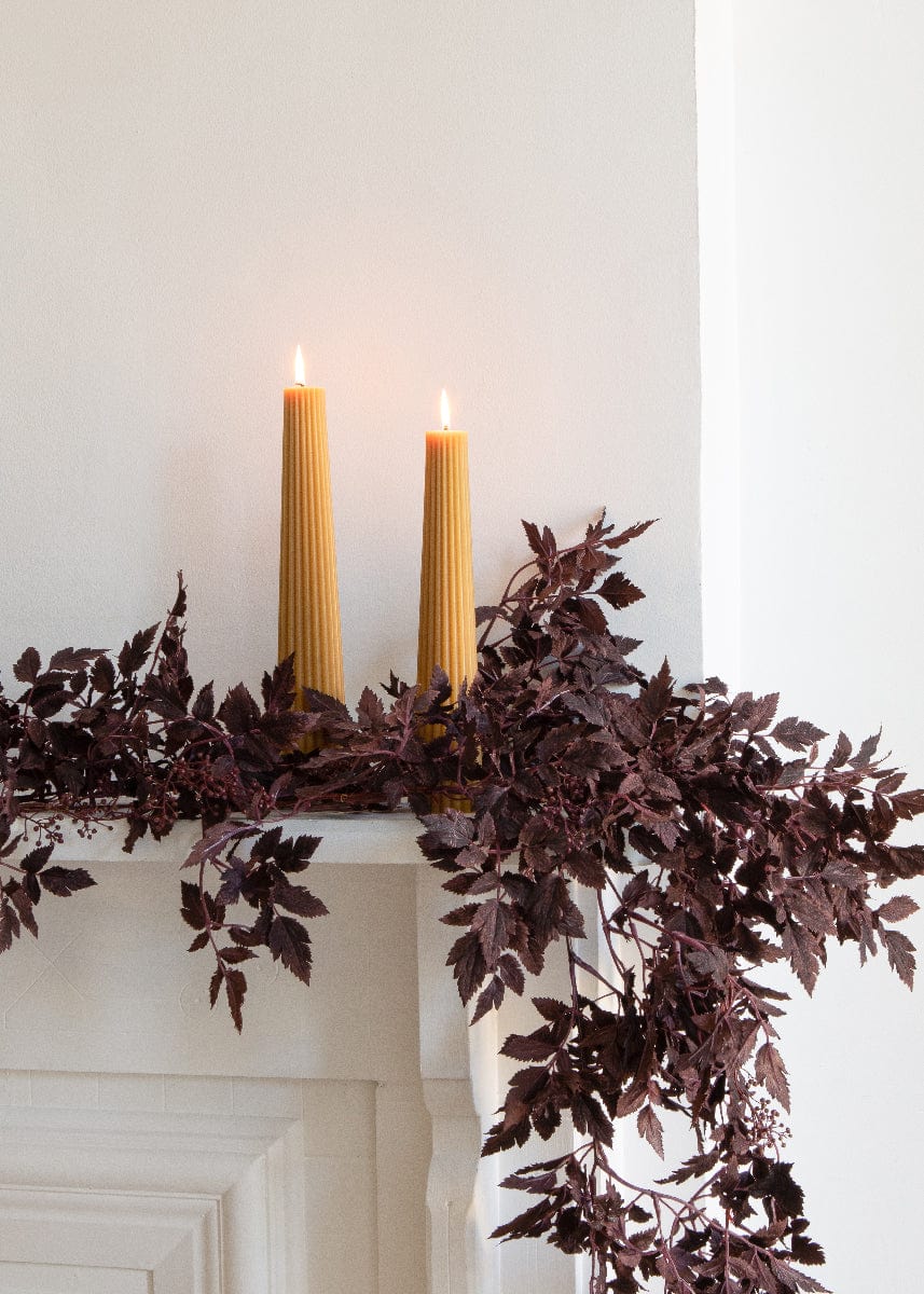 Example of minimalist fall decor ideas featuring living room in neutral color scheme