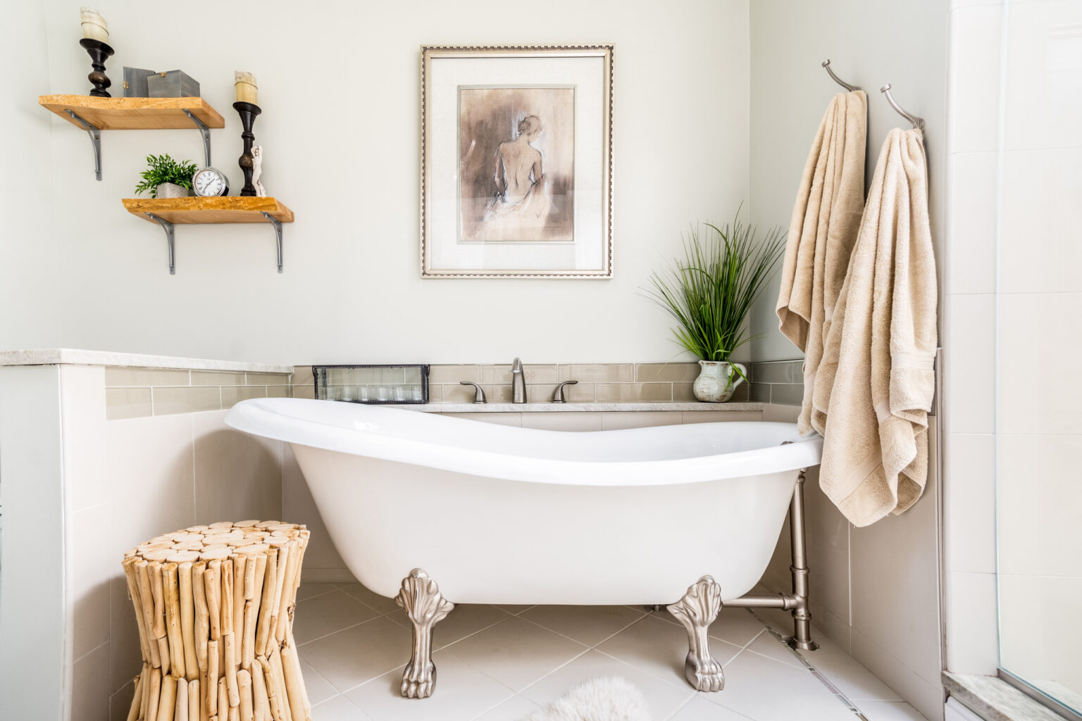 30 Cozy And Warm Fall Bathroom Decor Ideas - shabbyfufu.com