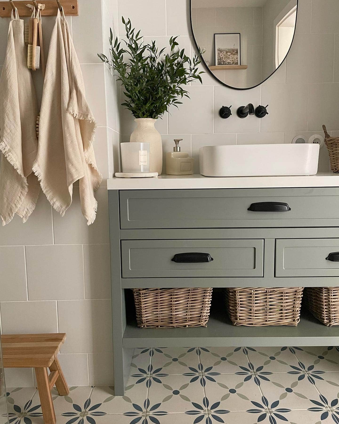 Fall bathroom decor idea featuring a transitional bathroom
