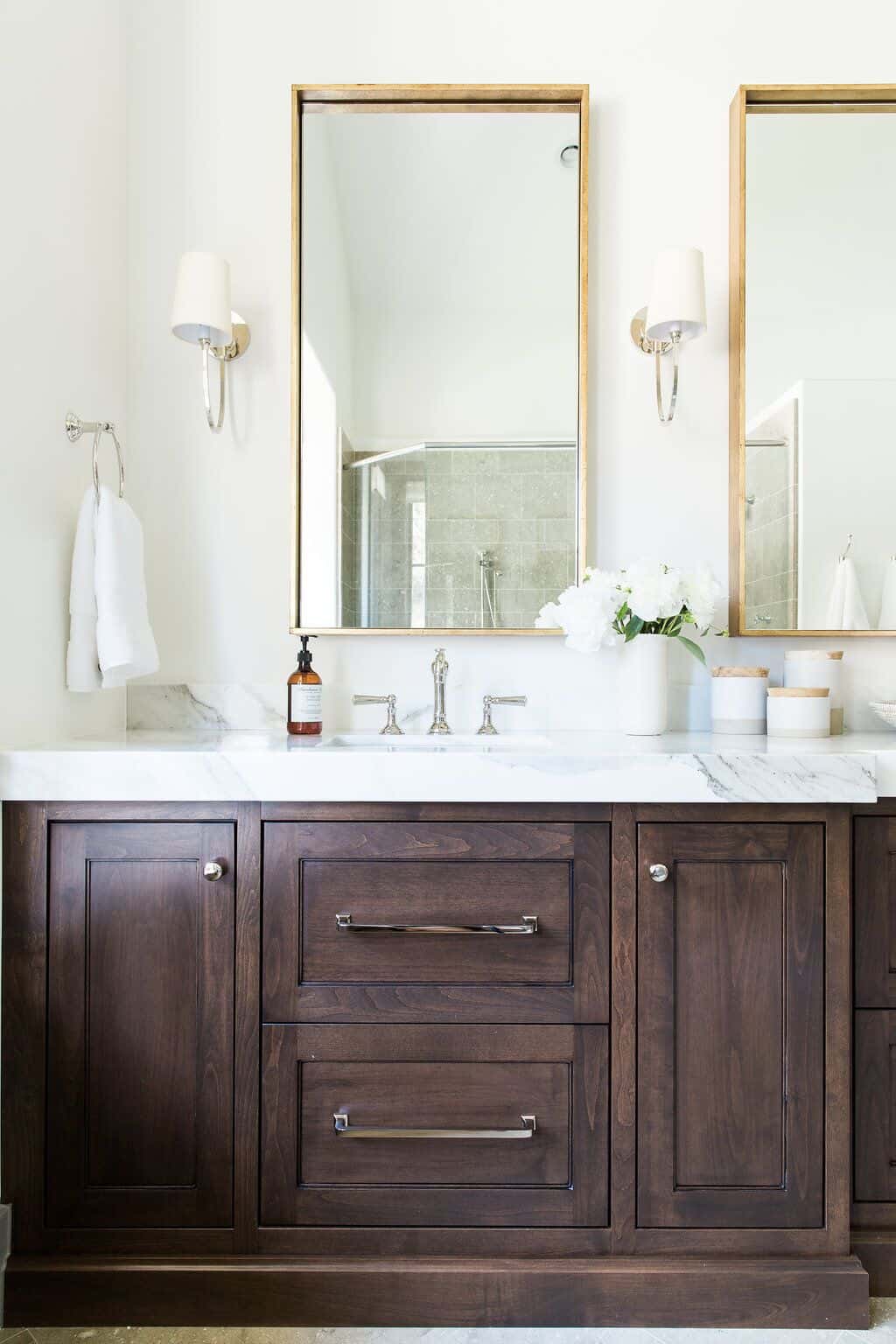 Example of bathroom in transitional style of how to mix metals when decorating