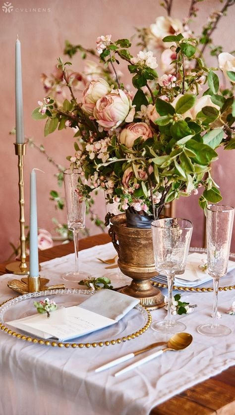 Example of vintage Thanksgiving Tablescape Ideas to Wow Your Guests