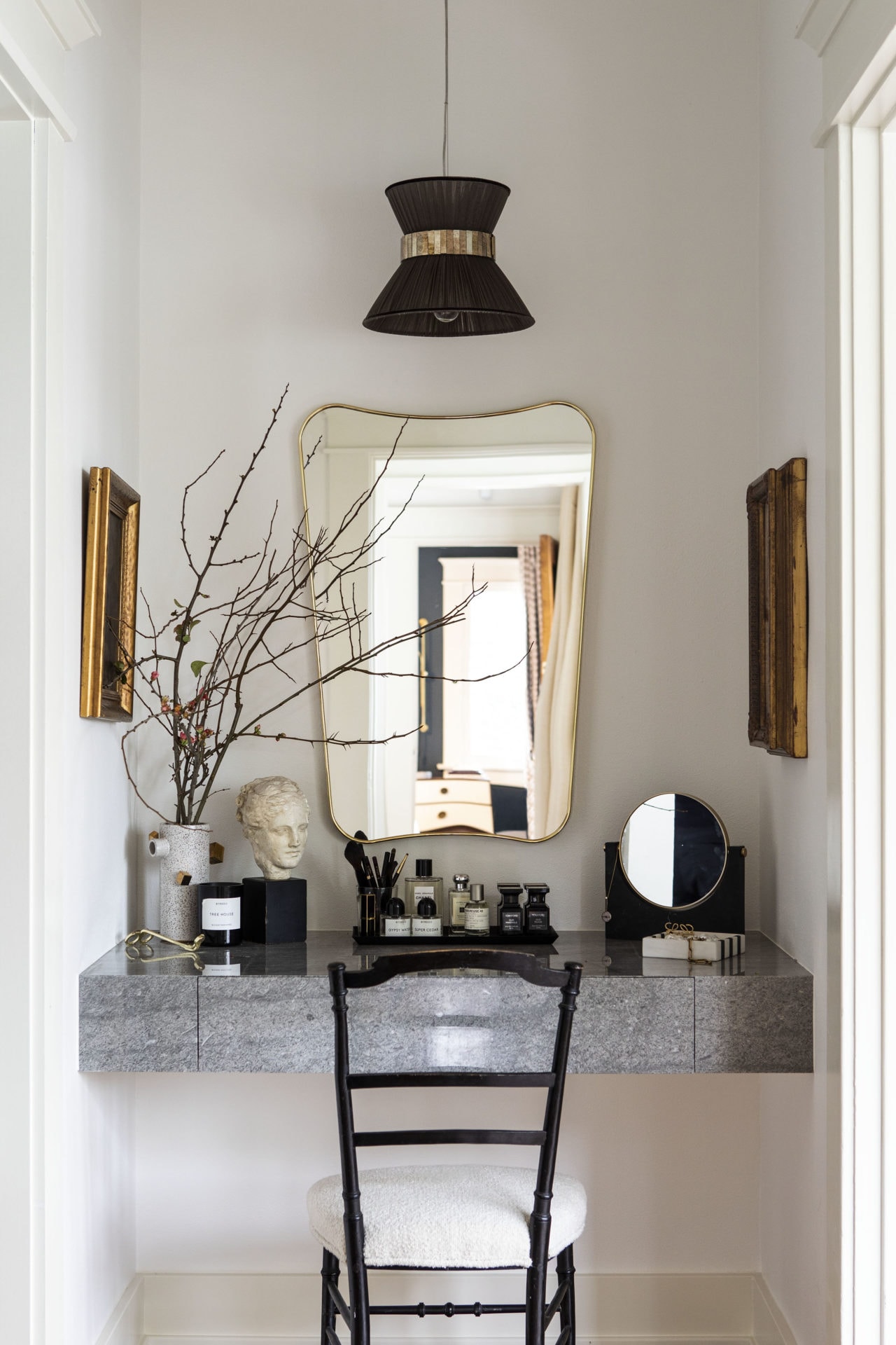Example of vanity in classic style of how to mix metals when decorating
