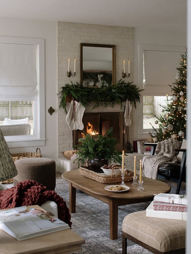 Cozy Christmas Decor: How to Transform Your Living Room for the ...