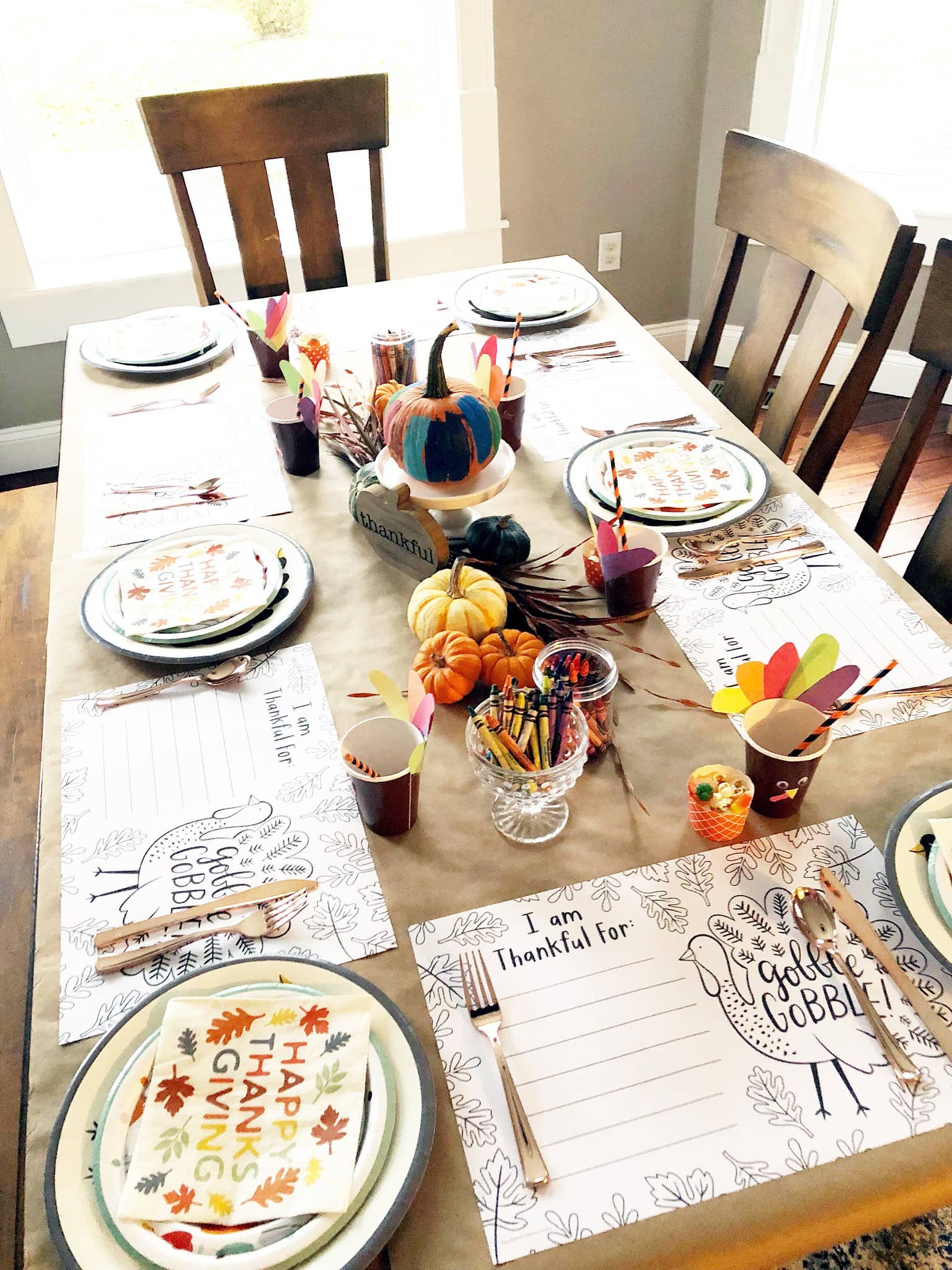 Up Tabl How to Set Up a Thanksgiving Kids Table That Sparkles with Fun ...