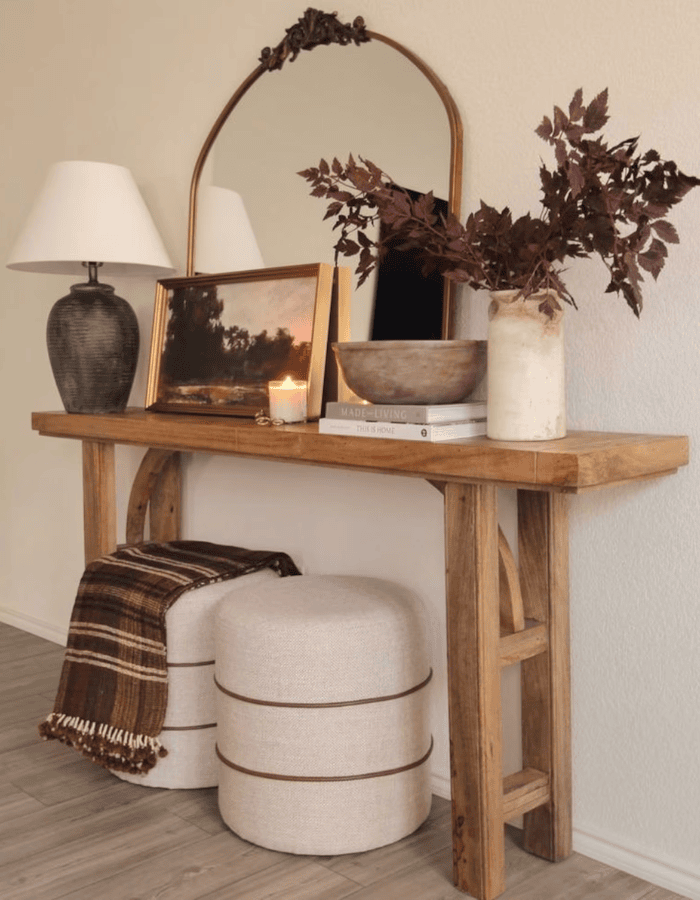 How to decorate for Thanksgiving example featuring entryway