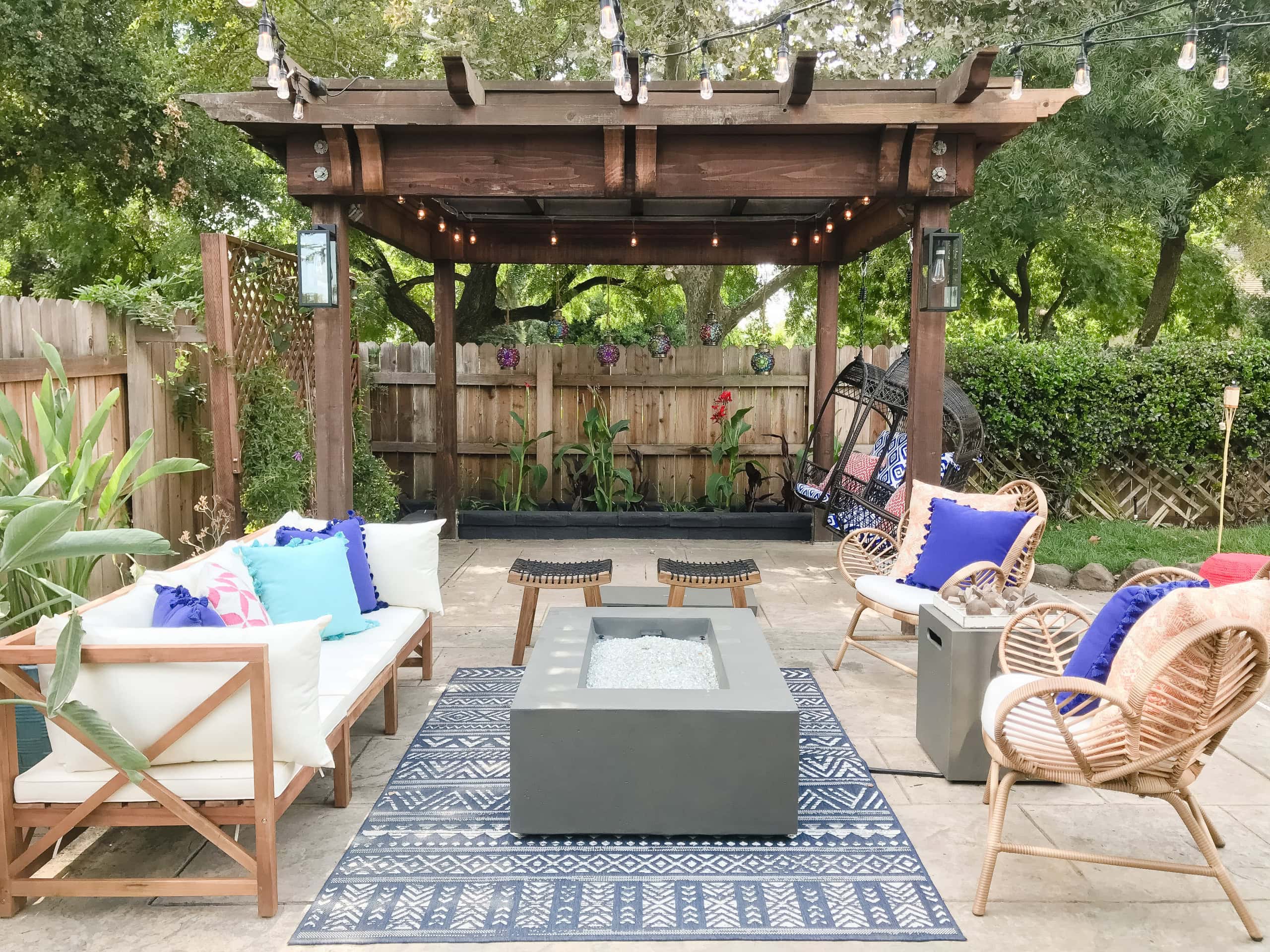 Patio furniture inspo featuring a modern transitional style patio