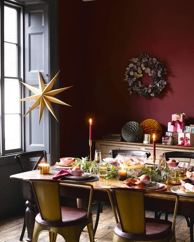 Christmas tablescape idea in a eclectic style