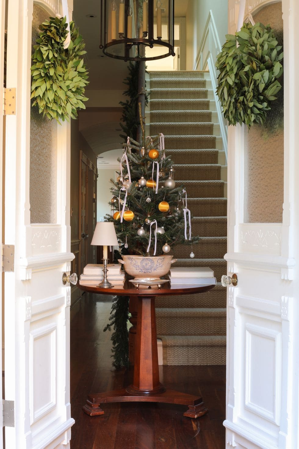 Holiday entryway idea featuring an foyer in traditional style