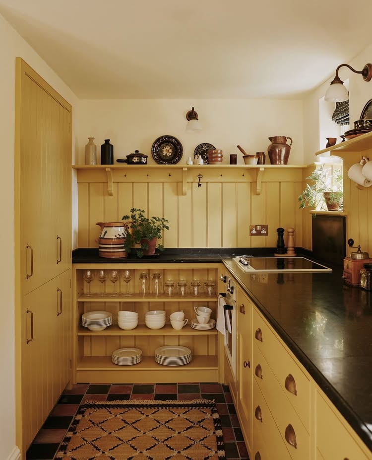 Real-life example of cottage style kitchen decor in yellow rustic style