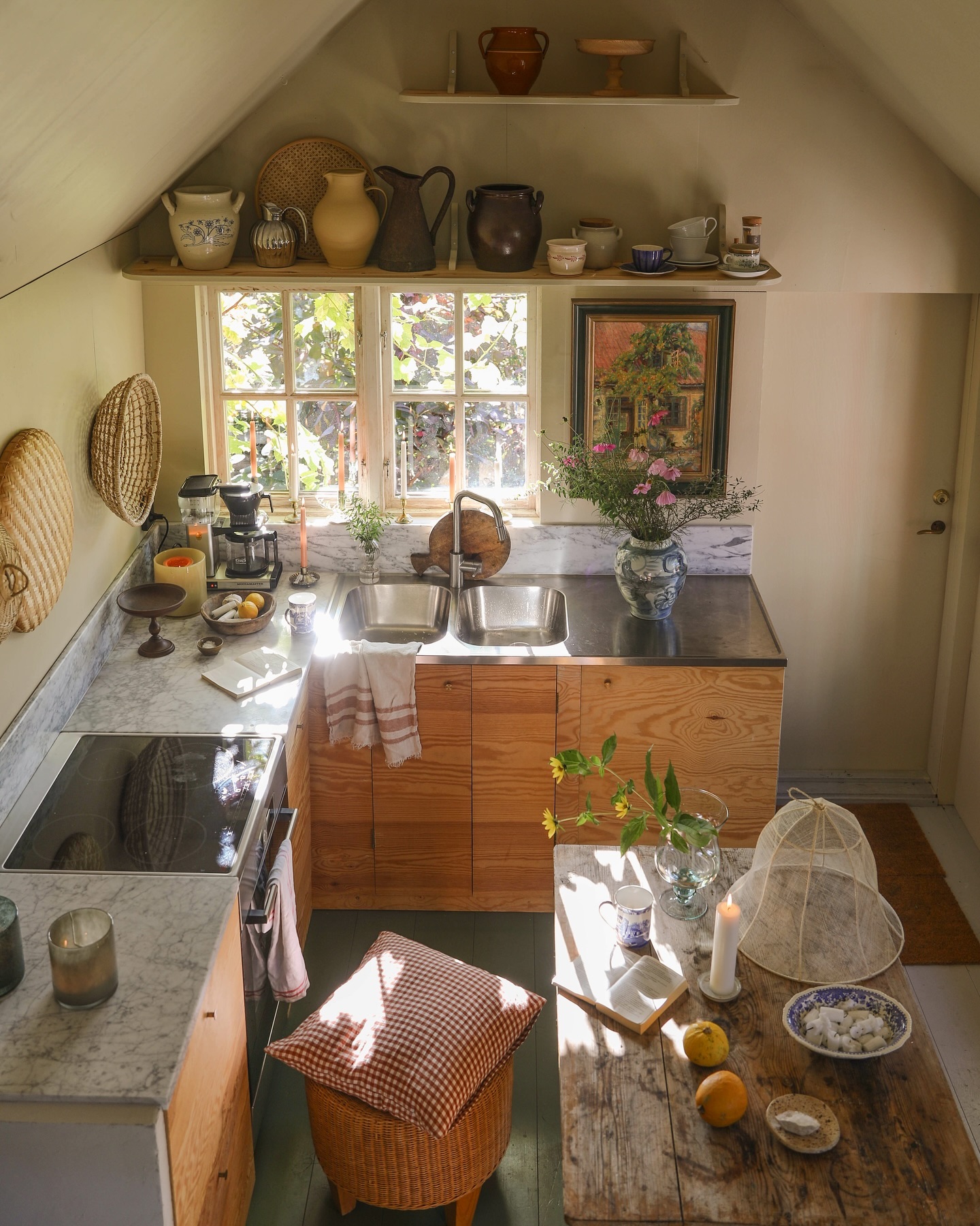 Cozy and Charming: Cottage Style Kitchen Decor Ideas - shabbyfufu.com, image size:1440x1800