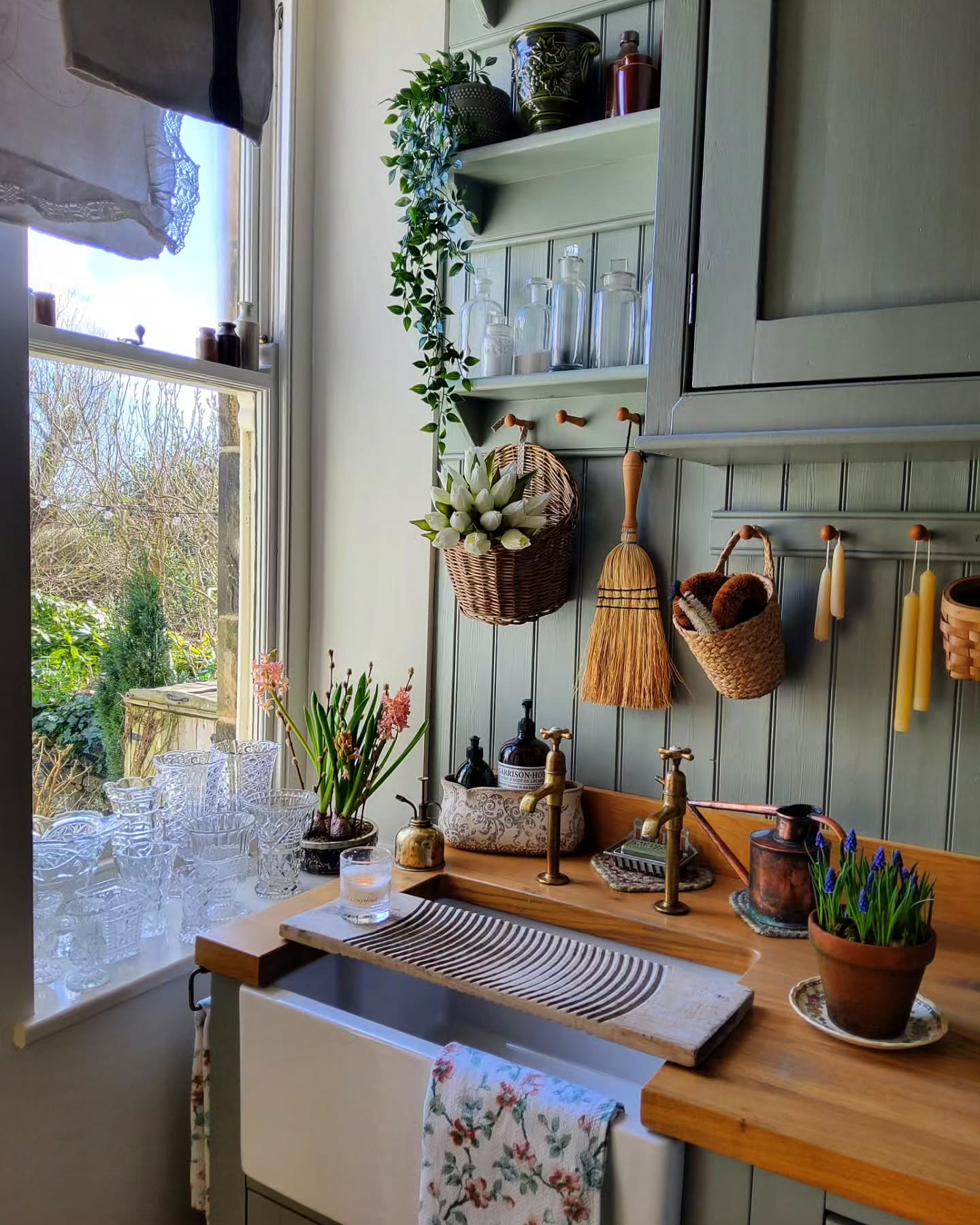 Cozy and Charming: Cottage Style Kitchen Decor Ideas - shabbyfufu.com, image size:1440x1800