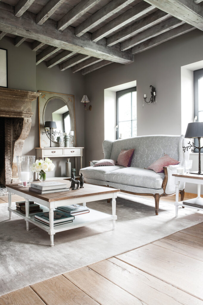 How to Incorporate Vintage Style Furniture into Your Home - shabbyfufu.com