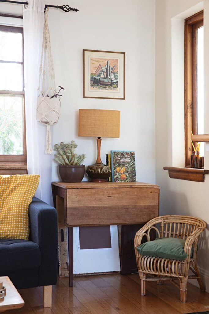 How to Incorporate Vintage Style Furniture into Your Home - shabbyfufu.com