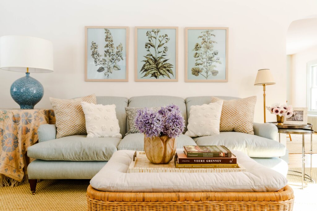 How to Incorporate Vintage Style Furniture into Your Home - shabbyfufu.com