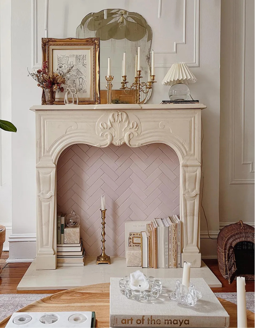 Spring mantel decor ideas in modern vintage style