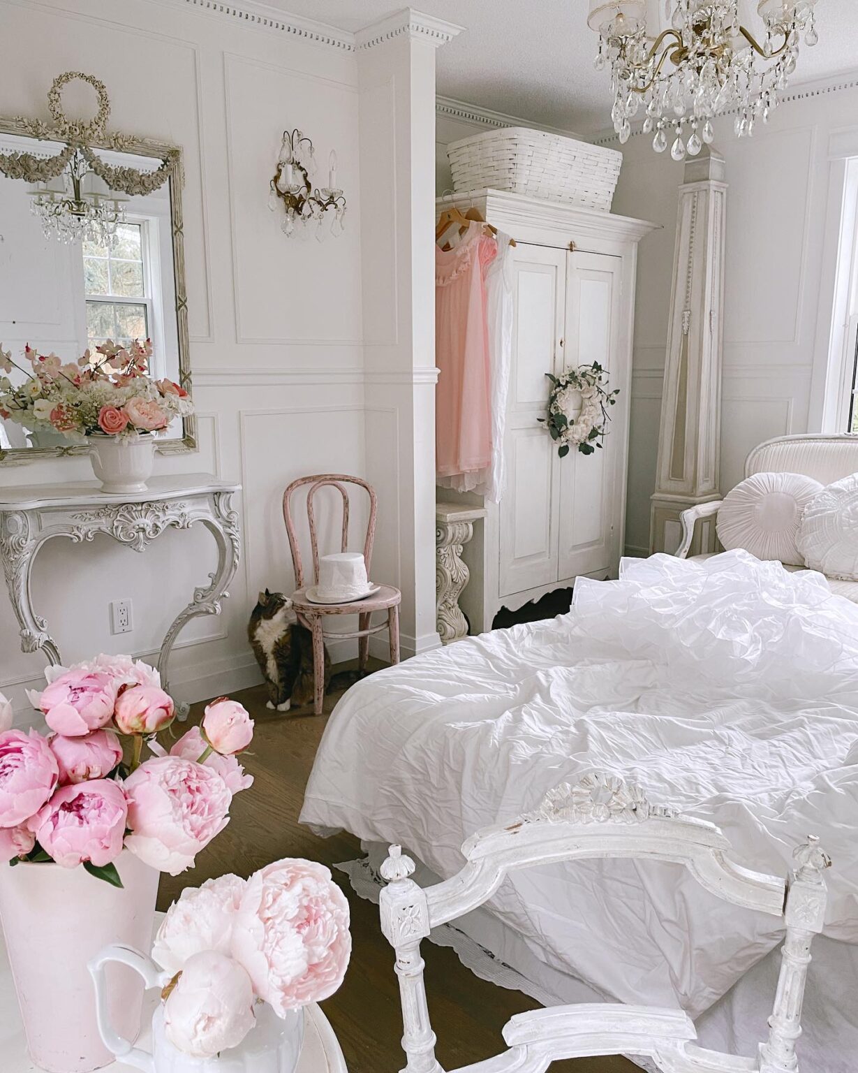 How to Create a Dreamy Vintage Princess Aesthetic Bedroom - shabbyfufu.com