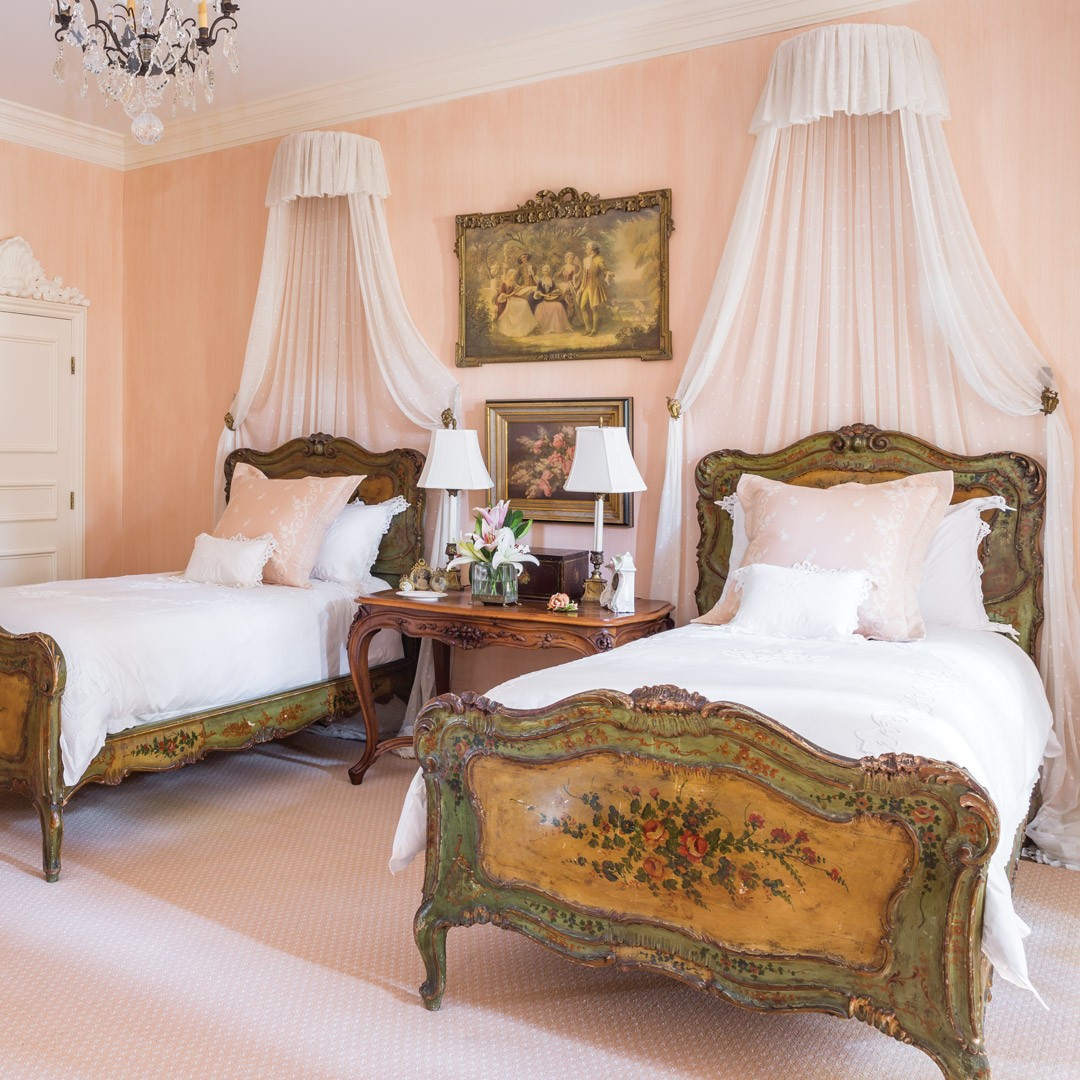 vintage princess aesthetic bedroom example showcasing twin beds