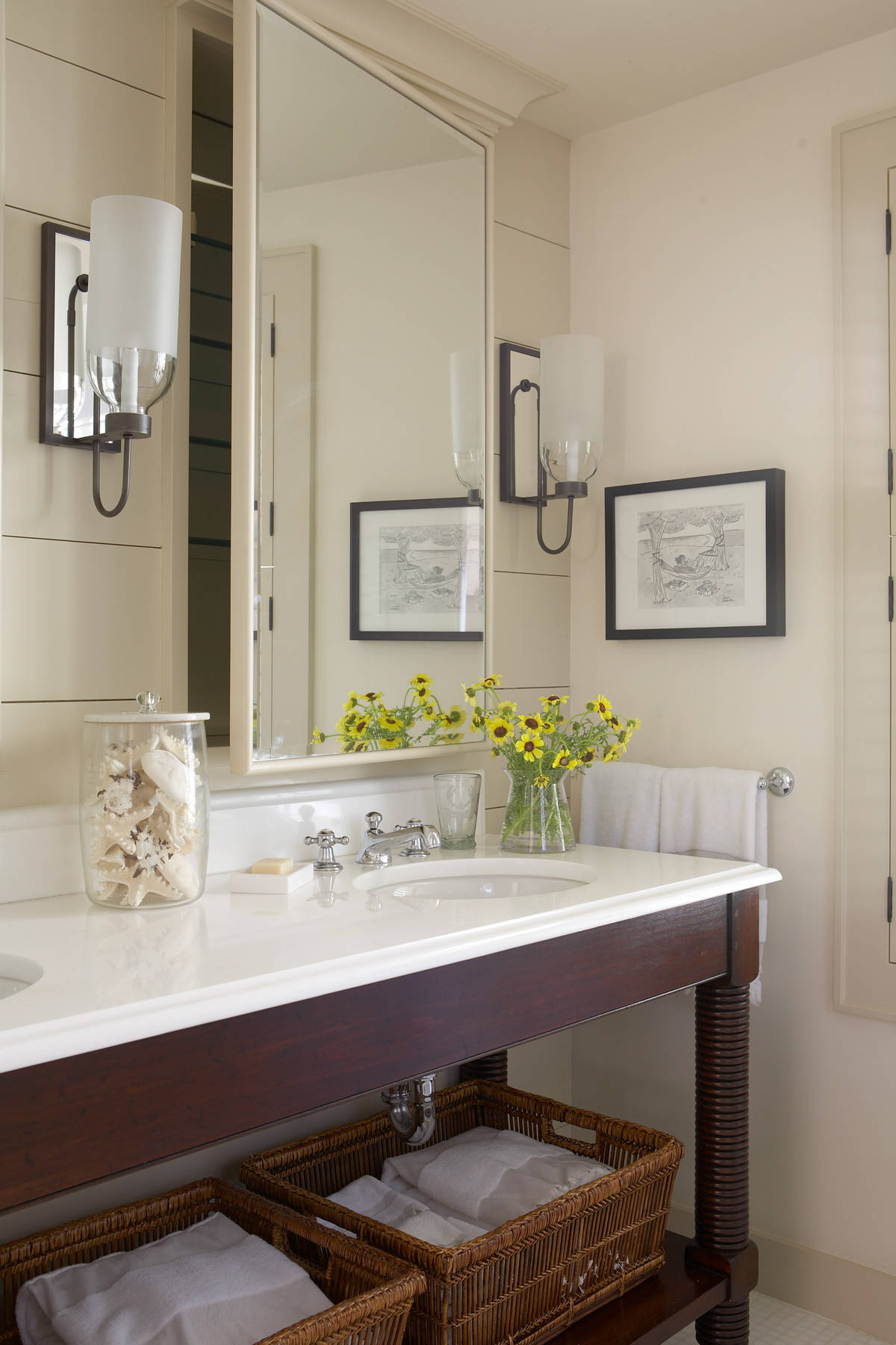Example of warm rich neutrals color palette in traditional bathroom