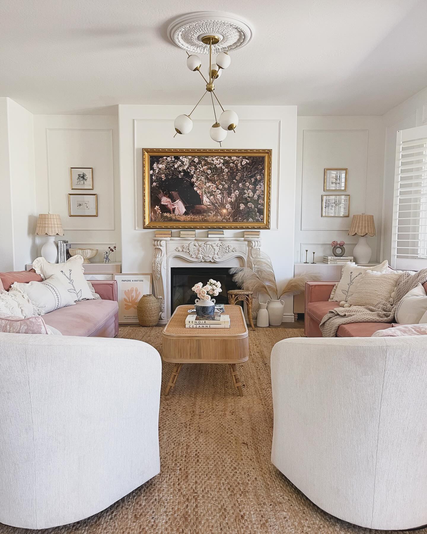 Curved furniture and architecture example of modern living room