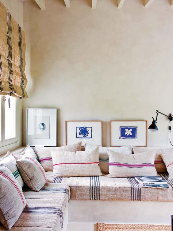 Textured wall treatments ideas showcasing an example in earthy white plaster