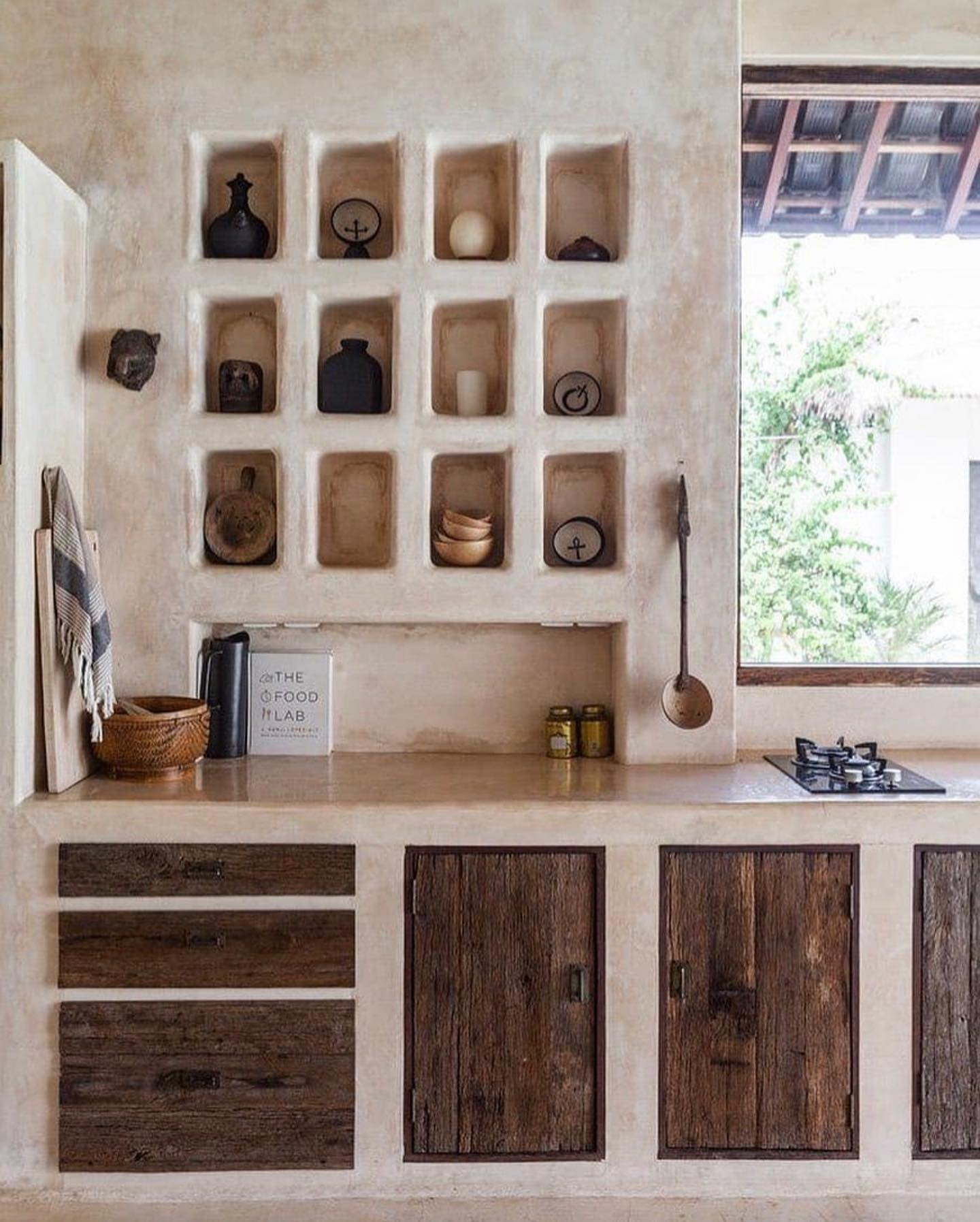 Tadelakt Plaster inspiration showing a kitchen with modern style