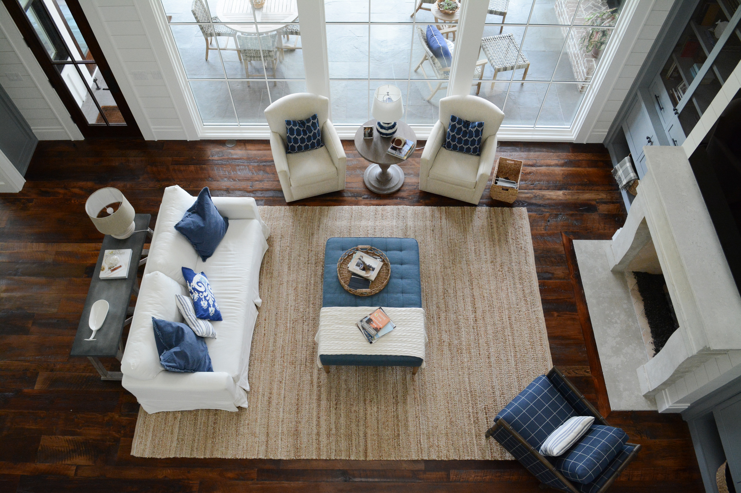 Coastal farm house decor example of living room for interior design inspo