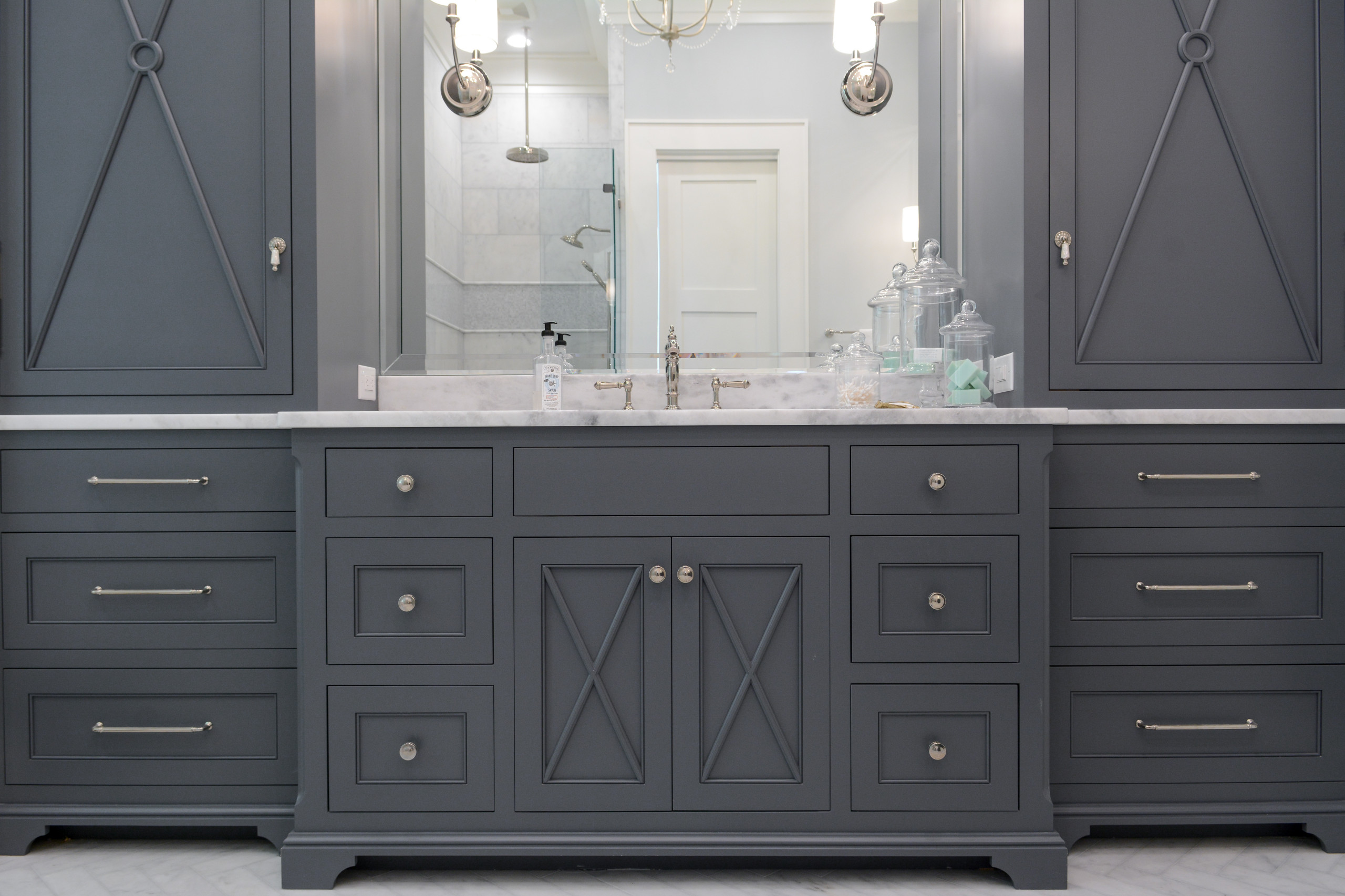 Coastal farm house decor example of bathroom for interior design inspo