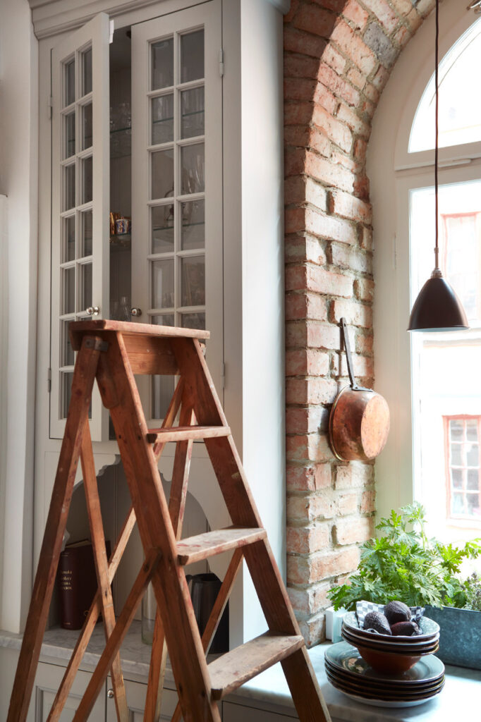 What Is a Butler’s Pantry? Purpose, Design & Comeback
