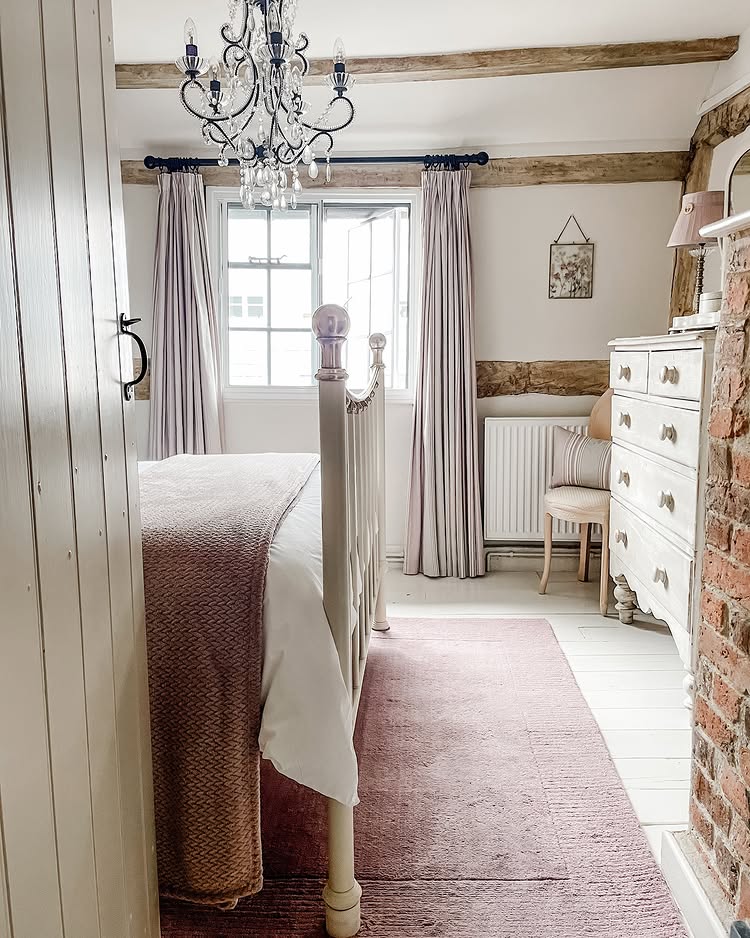 Example of cottagecore bedroom ideas featuring chic style in neutral rustic style