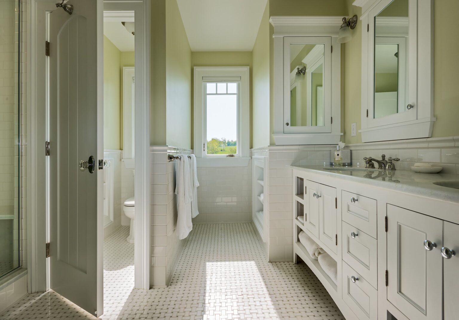 Jack and Jill Bathroom Guide: Pros, Cons & Design Ideas