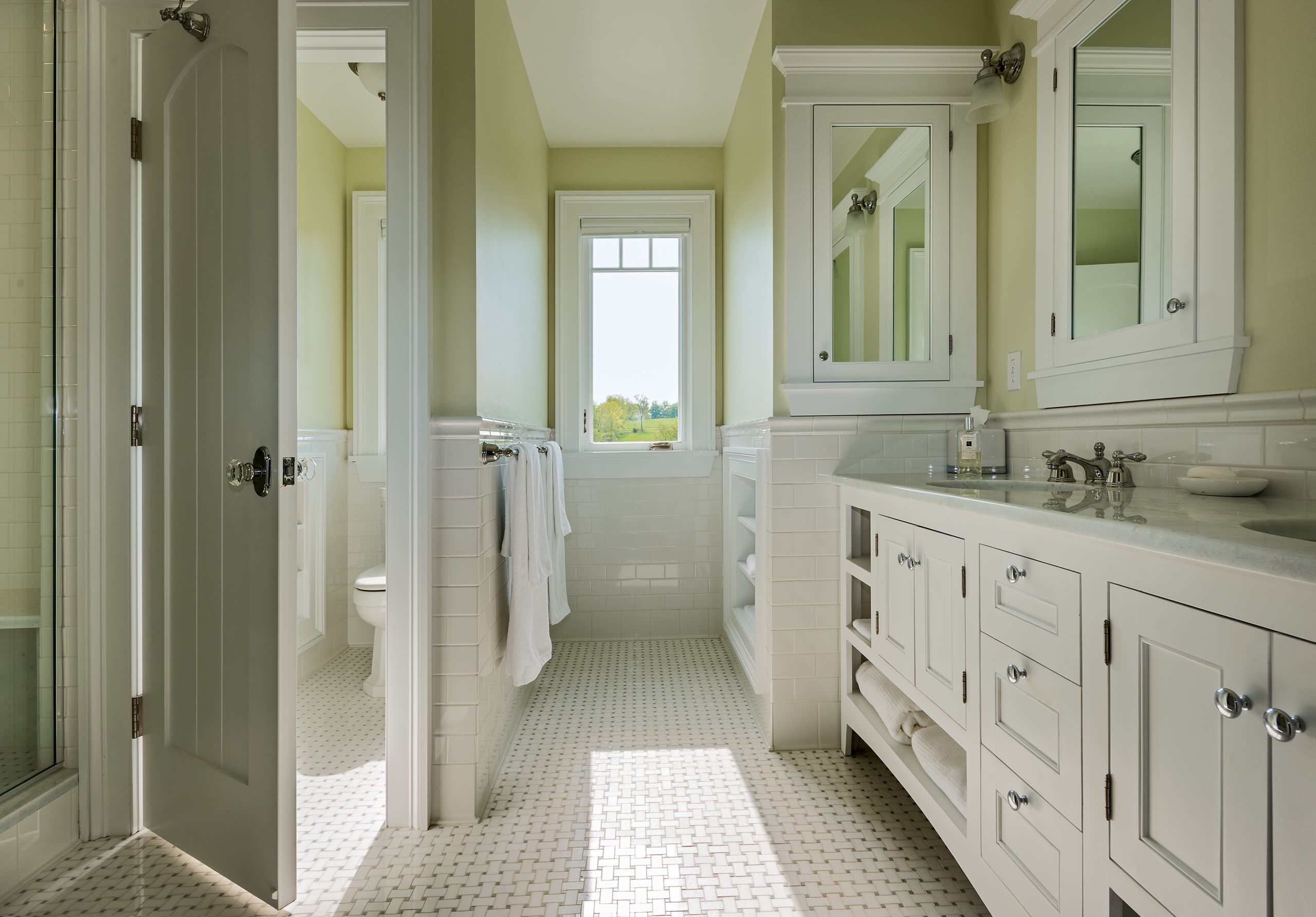 Jack and Jill Bathroom Guide: Pros, Cons & Design Ideas
