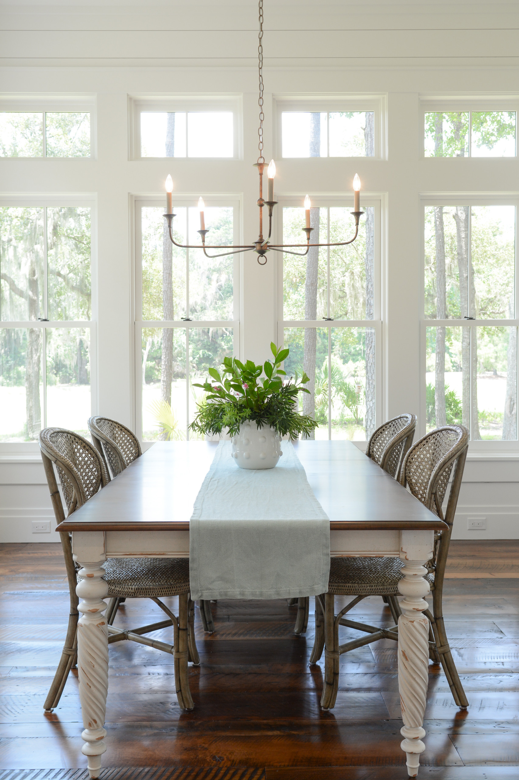 Coastal farm house decor example of dining room for interior design inspo