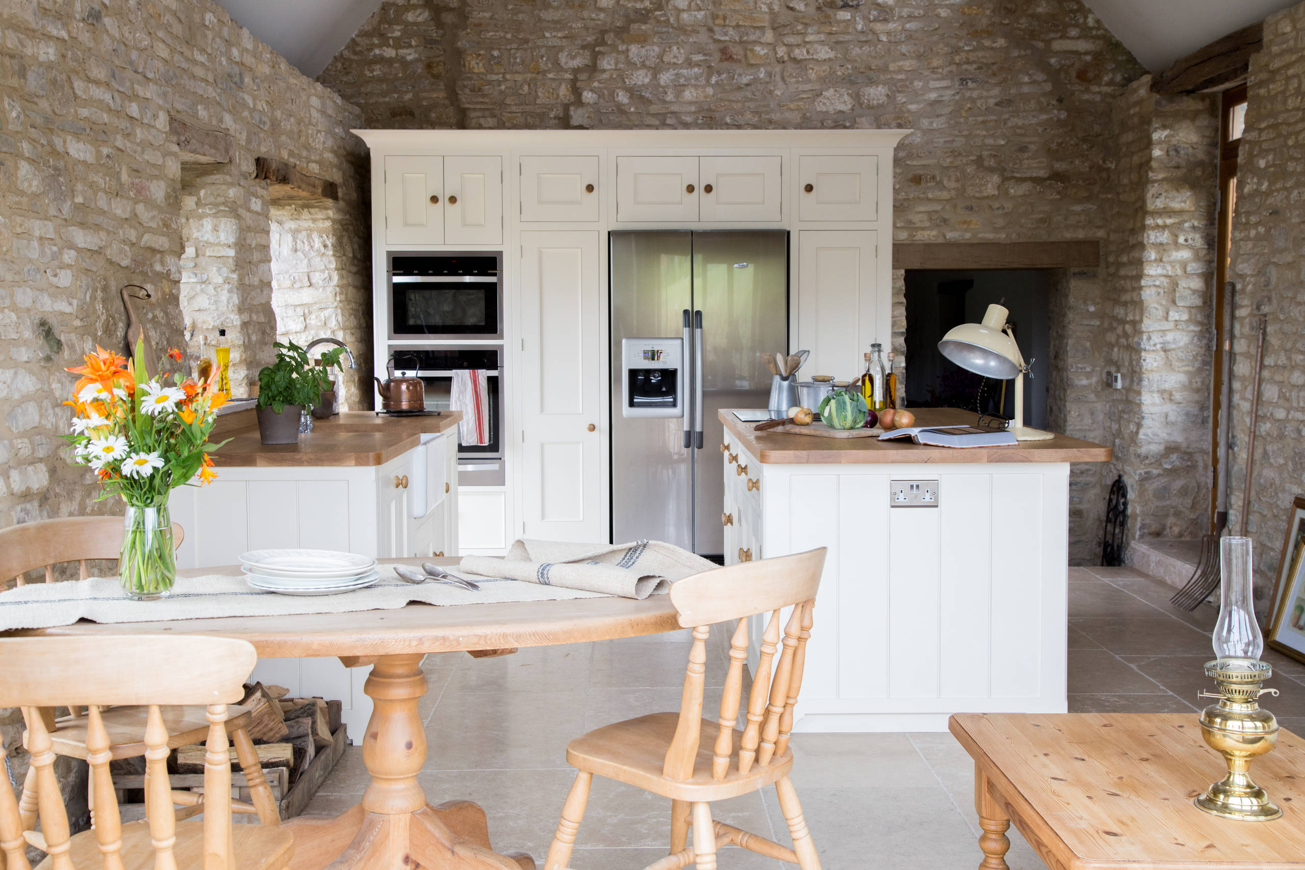 Example of modern cottage kitchen shown as example of cottagecore kitchen ideas