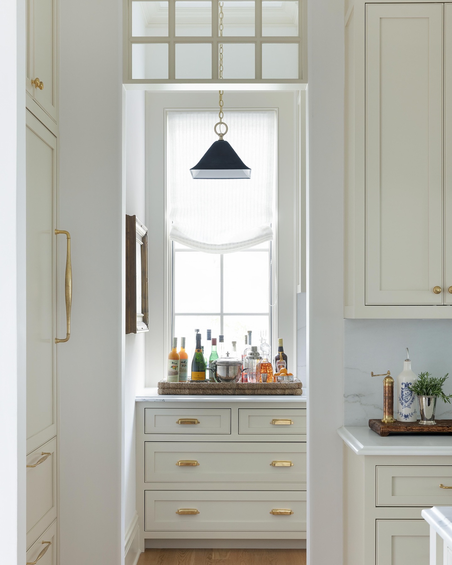 Interior image of home bar illustrating the hostingcore trend