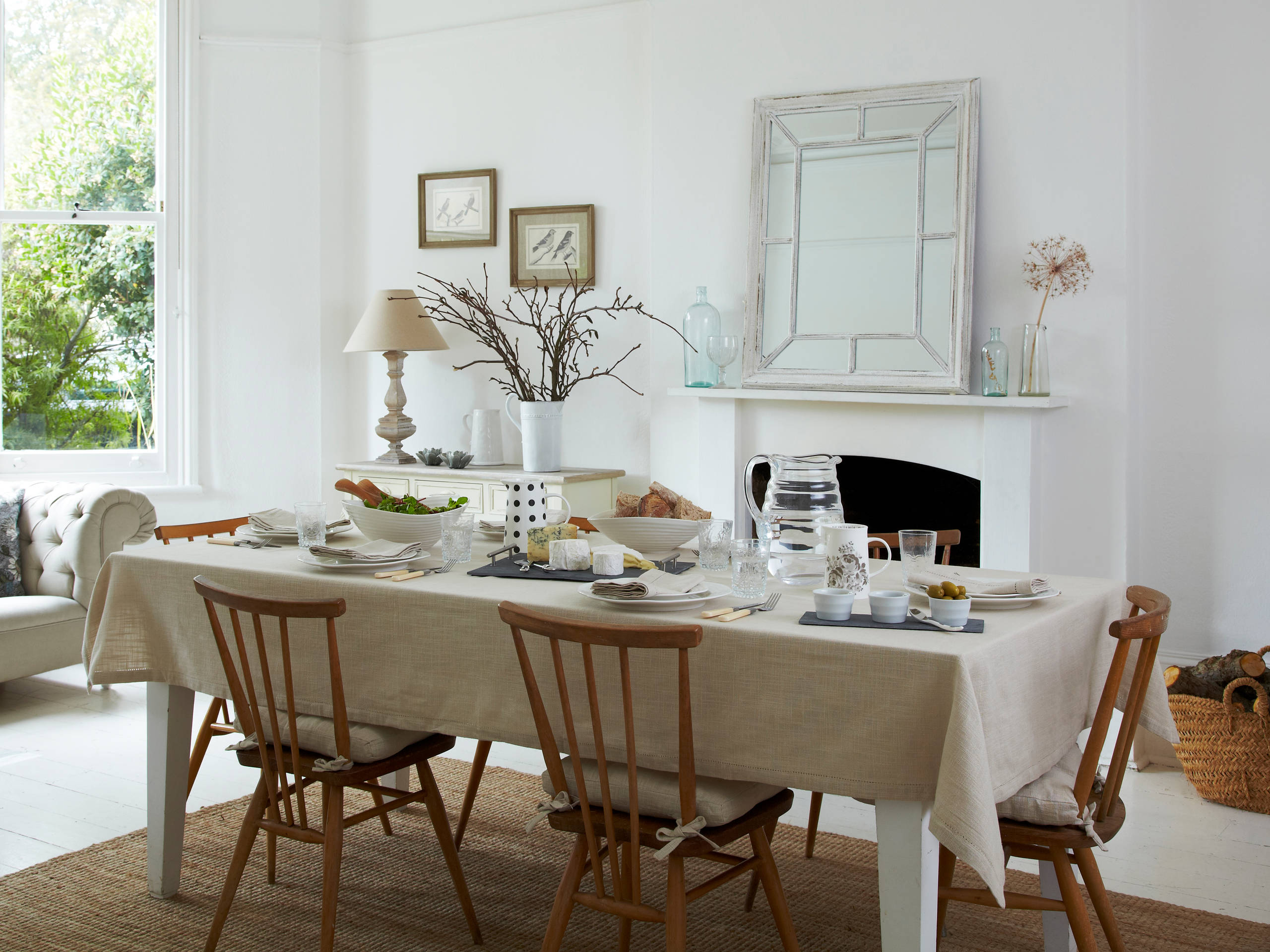 Interior image of dining room illustrating the hostingcore trend