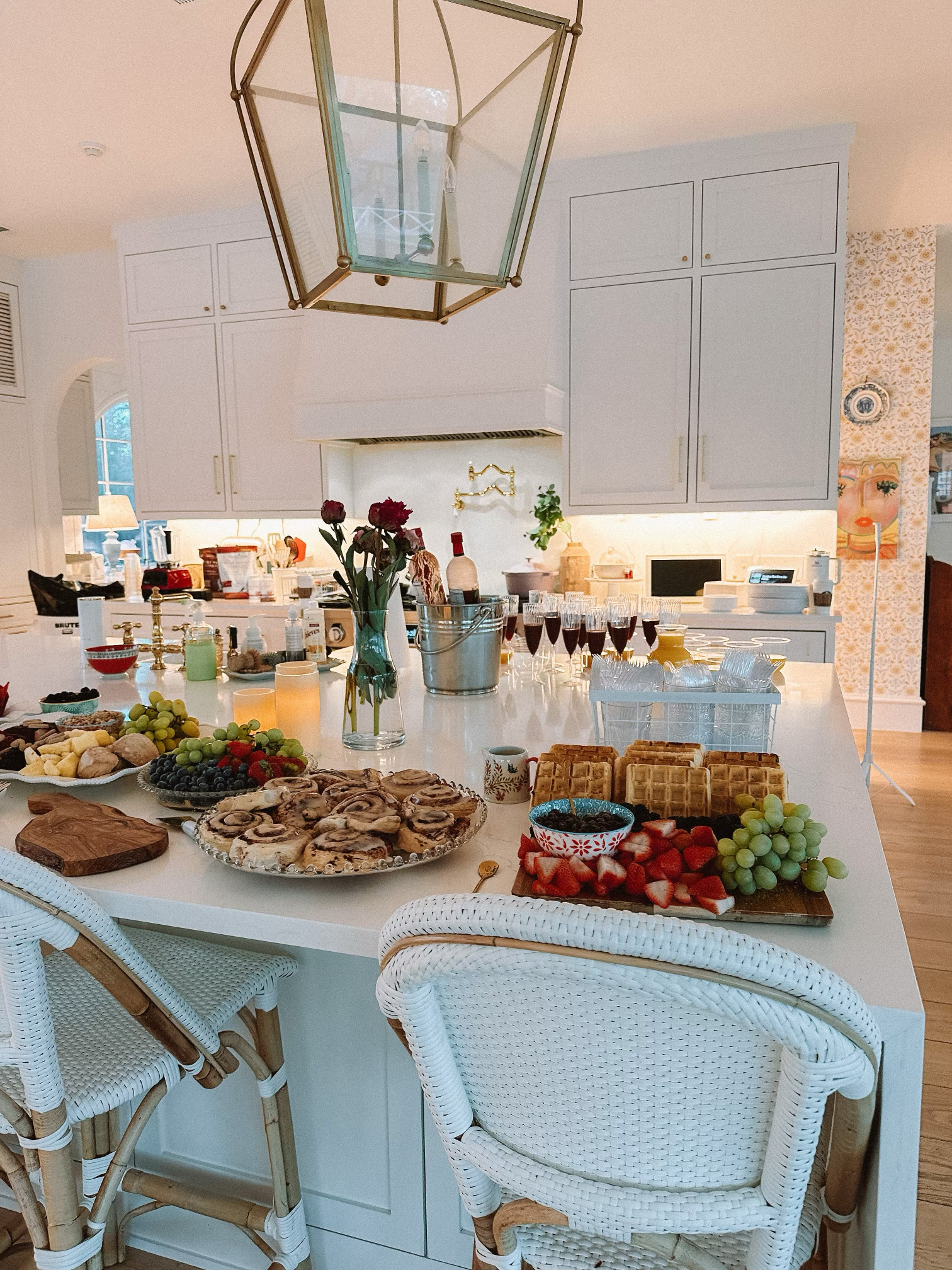 Interior image of kitchen island illustrating the hostingcore trend