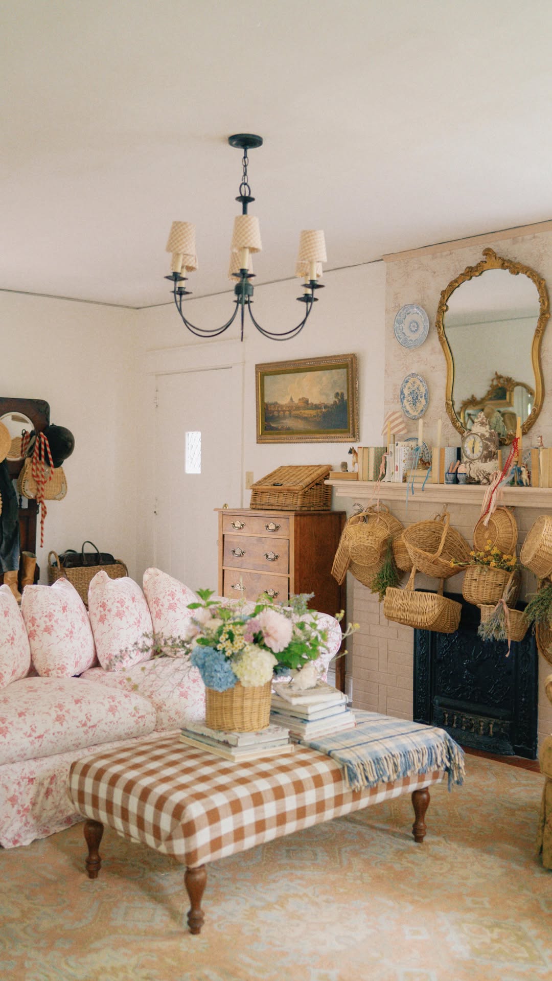 Vintage fall decor idea featuring living room in the Grandmacore and Maximalism decor style
