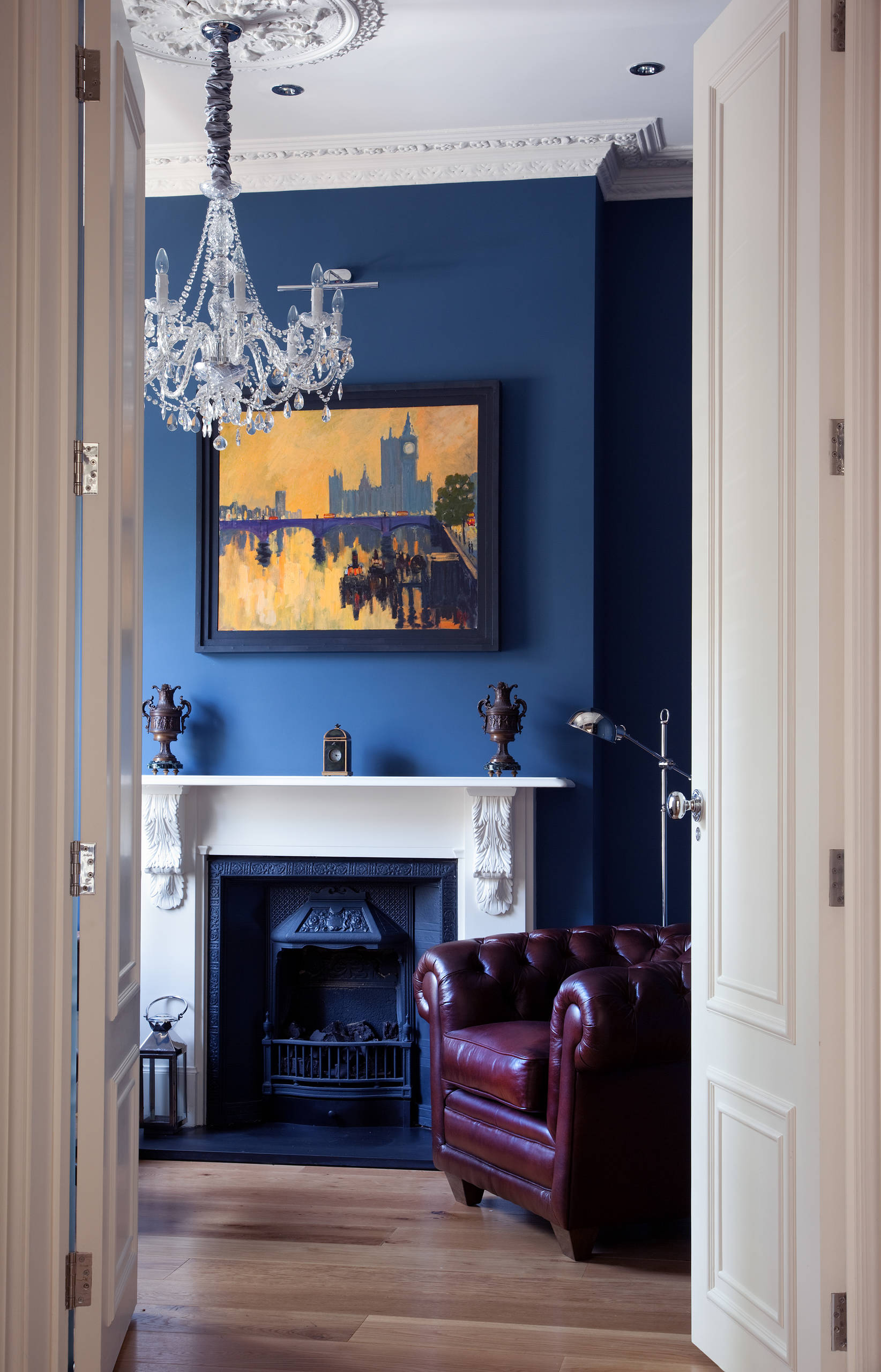 Burgundy and navy fall decorating in a contemporary style