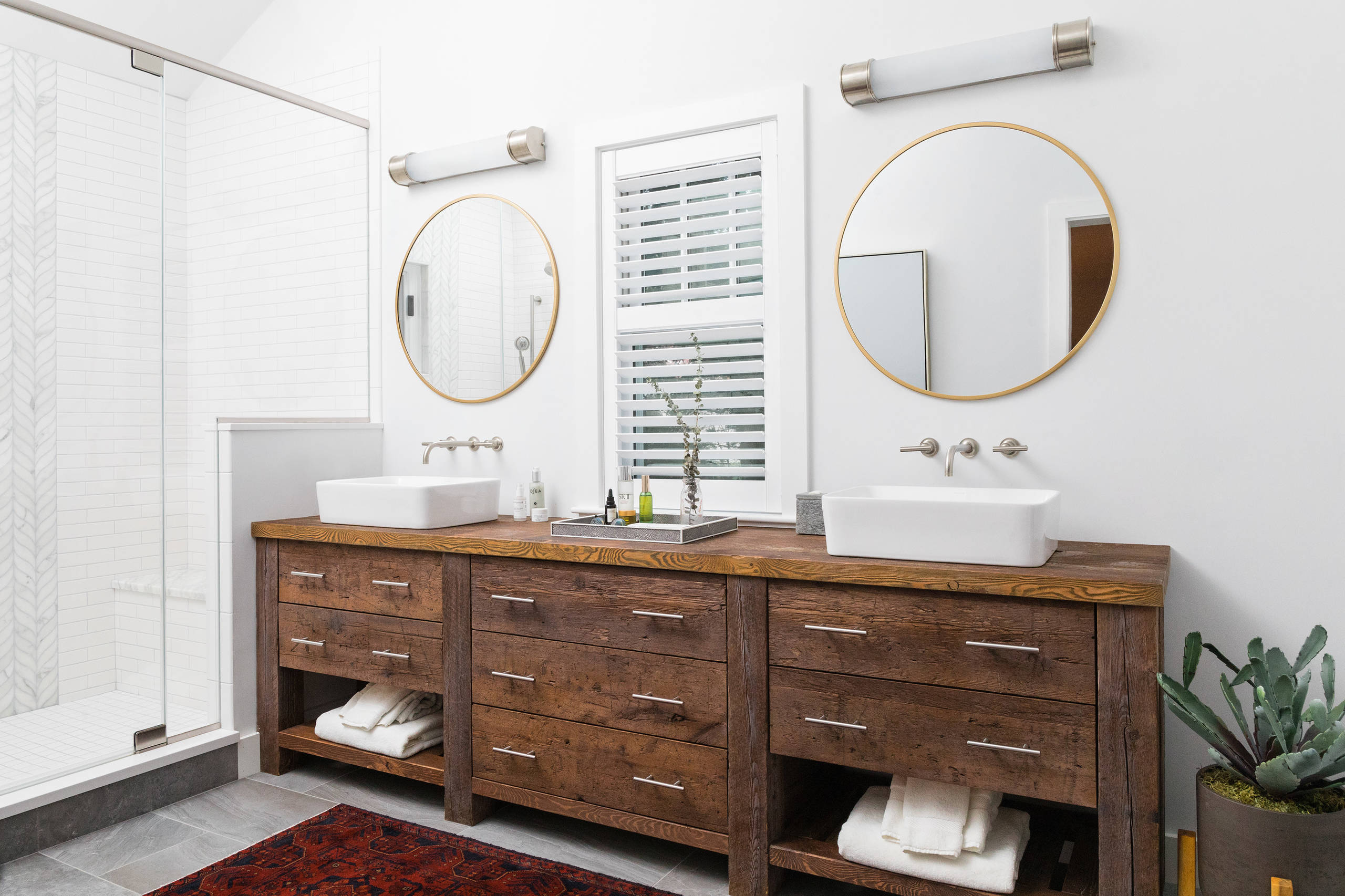 Charming home tour featuring colonial home decor style bathroom