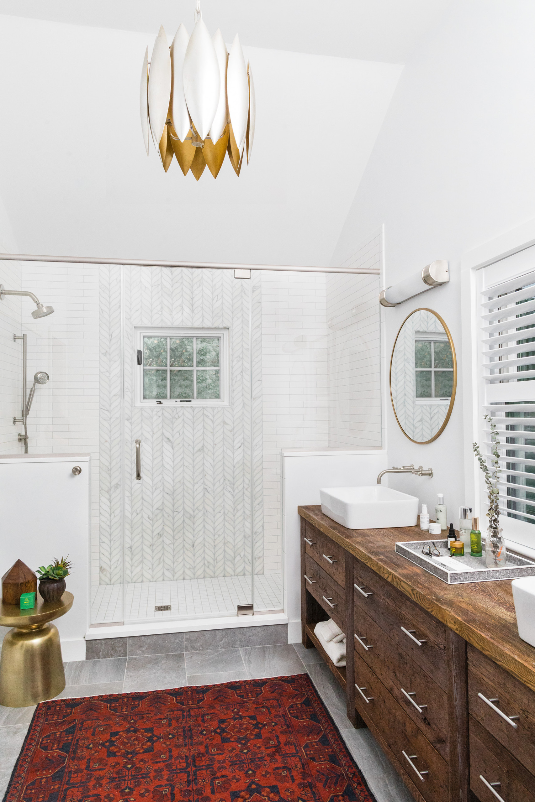 Charming home tour featuring colonial home decor style bathroom