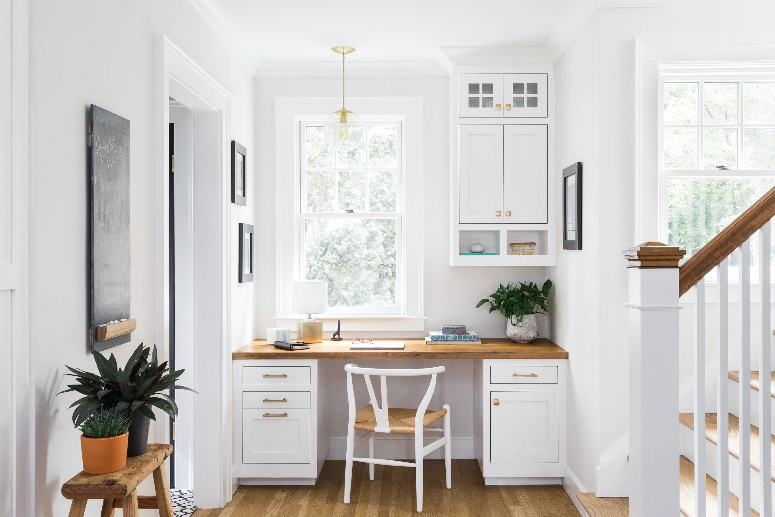 Charming home tour featuring colonial home decor style home office